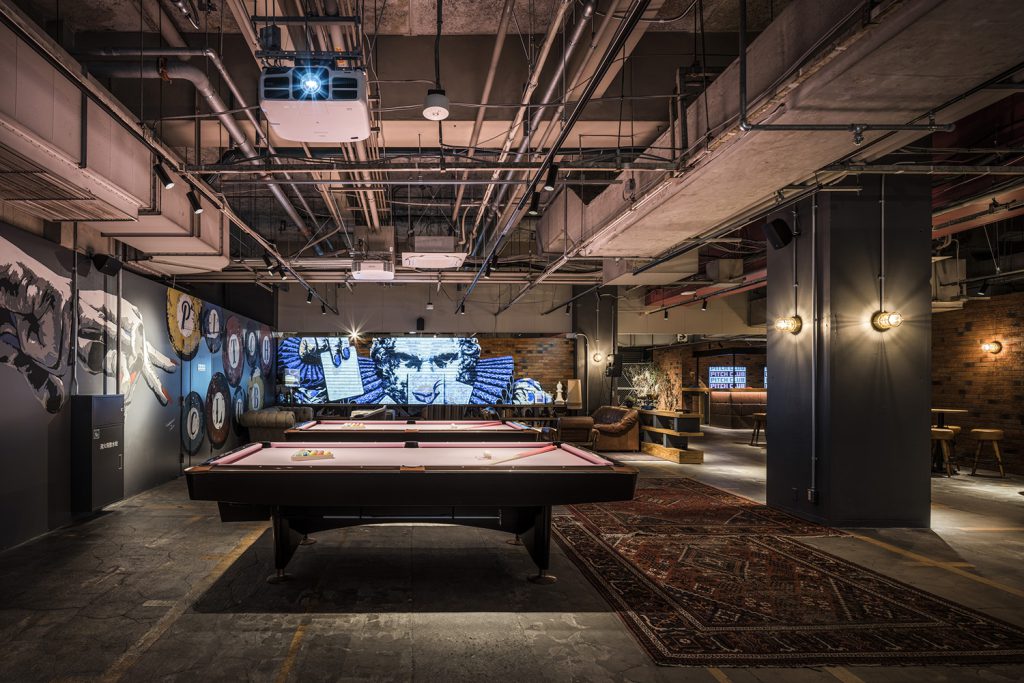 天井のデザインや素材の違いによる効果・影響とは？