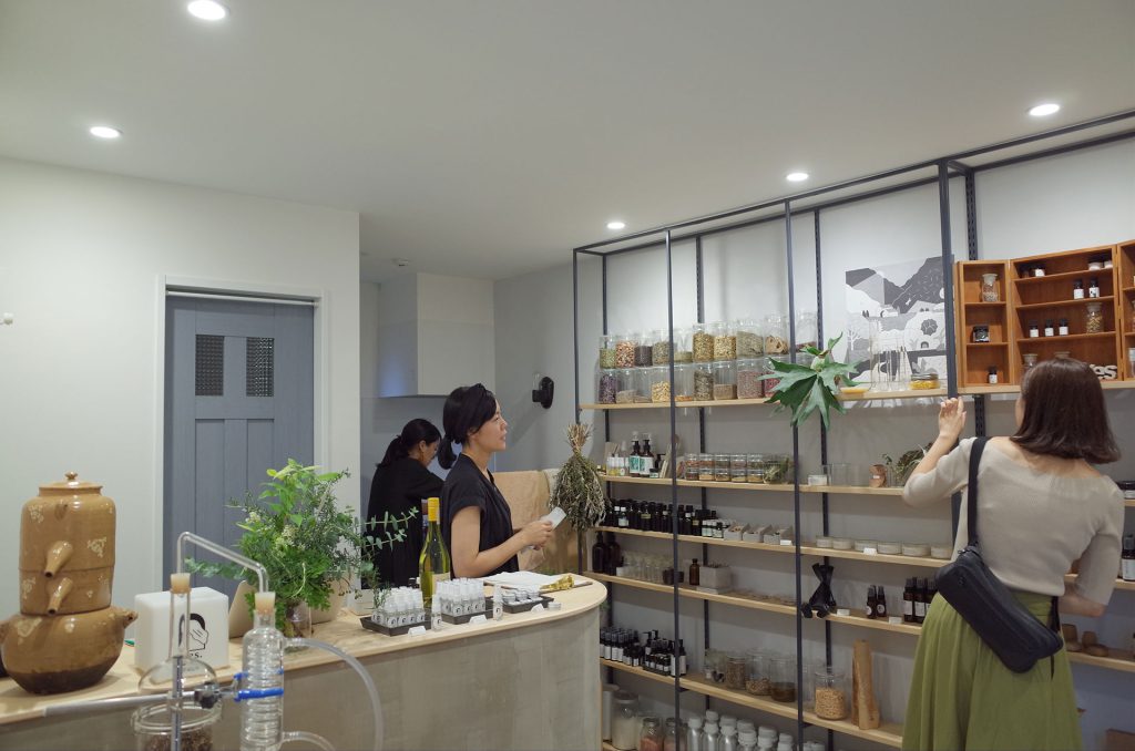 アロマと出会える『fragrance yes』の新店舗が六本木に誕生