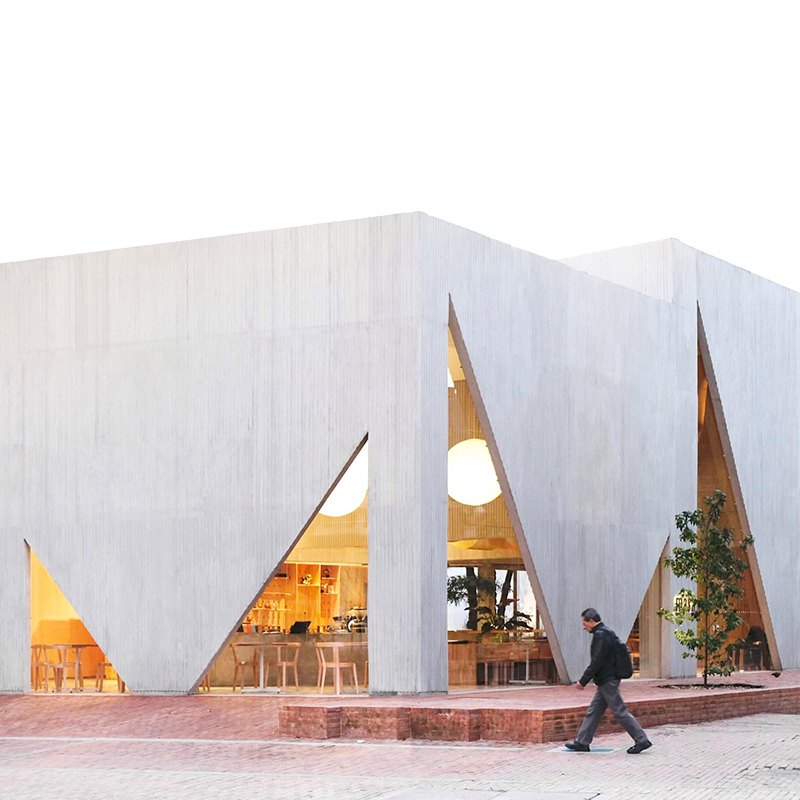 ショップの名前を建物のモチーフに美しく使ったベーカリーの店舗デザイン