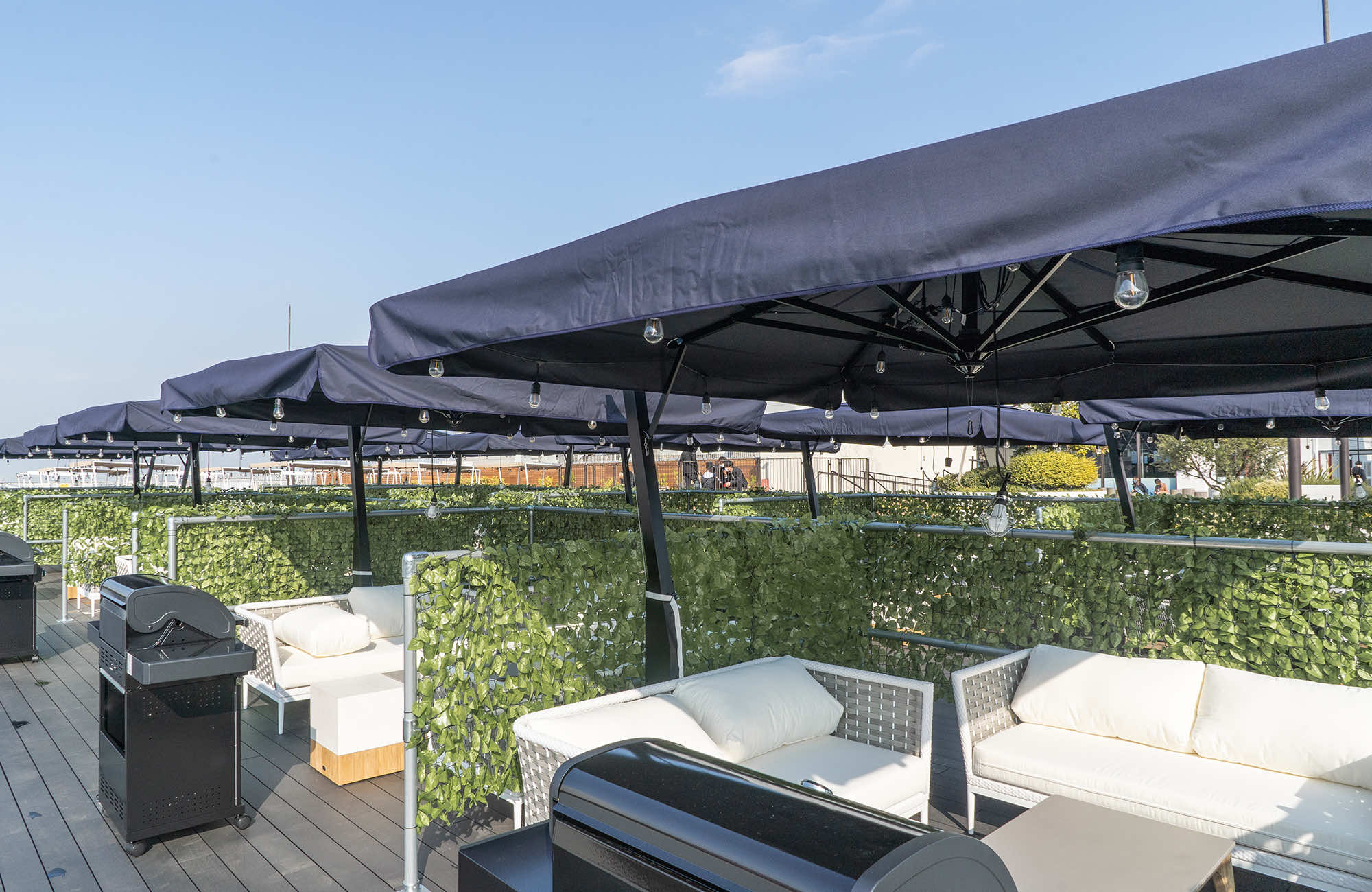 GLAMOROUS SMOKED BBQ iburu